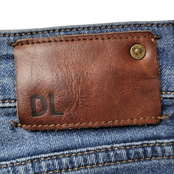 DL1961 Riley Boyfriend Jeans Size 27 30X29 Blue Distressed Mid Rise Stretch - Picture 4 of 15